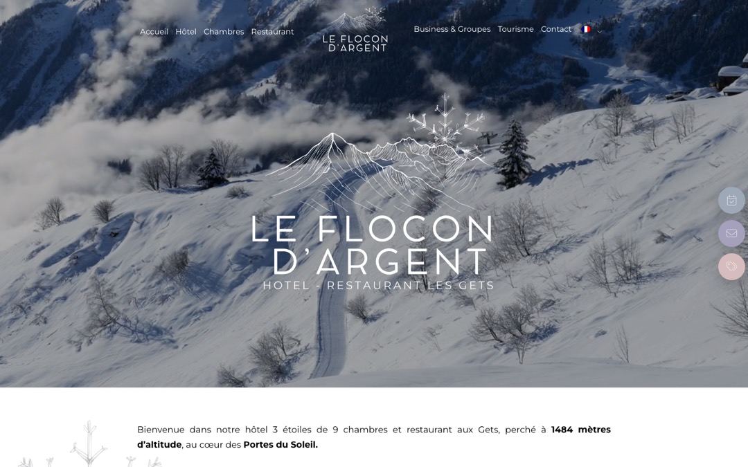 Page d’accueil du site de l’hôtel Le Flocon d’Argent, aux Gets : photo de montagne enneigée et nom de l’hôtel en lettres blanches