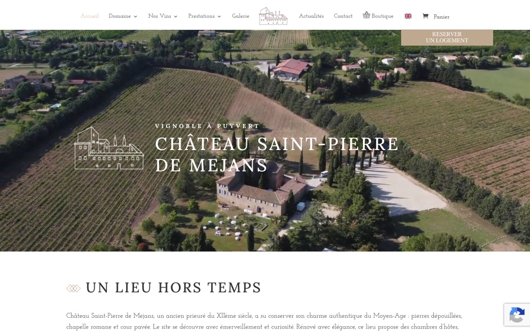 Accueil du site du Château Saint-Pierre de Mejans : vue aérienne du château et des vignes, titre « Château Saint-Pierre de Mejans » et bouton de réservation d’un logement