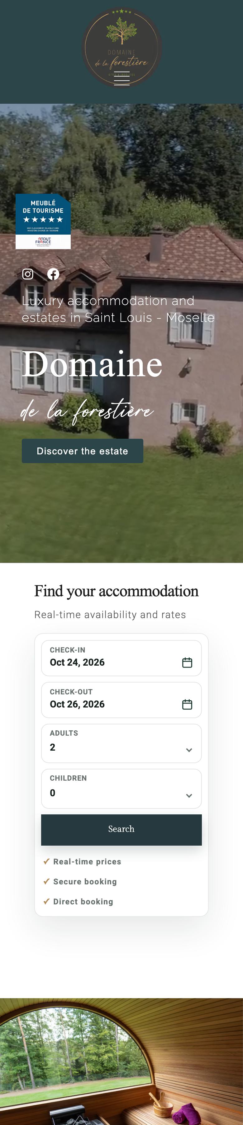Full home page of the Domaine de la Forestière website on a phone, with the booking fields stacked in one column under the opening image