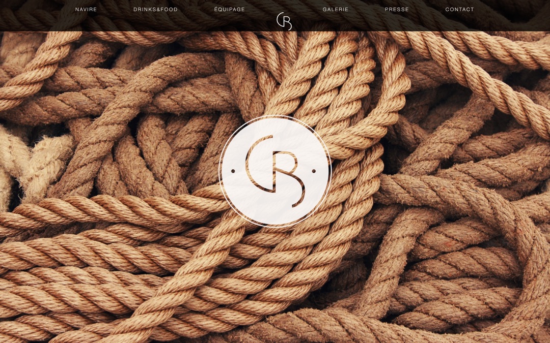 Accueil du site de CopperBay : cordages en plein écran, médaillon avec le monogramme CB au centre, menu Navire, Drinks&Food, Équipage, Galerie, Presse, Contact