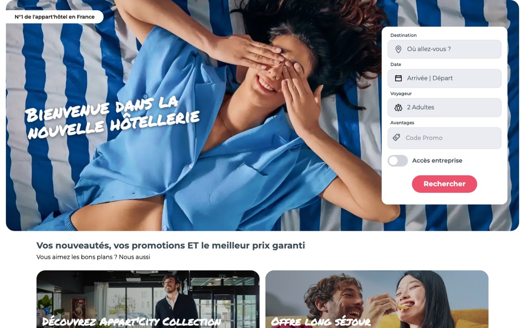 Accueil du site d’Appart’City : photo d’une femme souriante sur un lit à rayures bleues, slogan « Bienvenue dans la nouvelle hôtellerie » et formulaire de recherche à droite