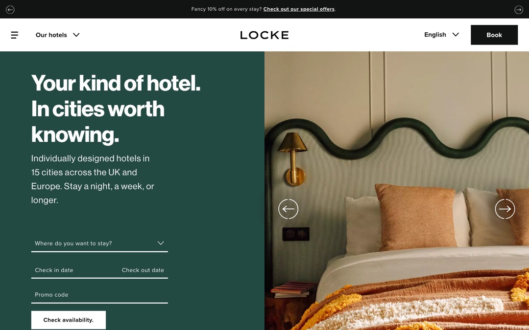 Accueil du site de Locke : bloc vert avec le titre « Your kind of hotel » et le formulaire de disponibilités, photo d’une tête de lit verte à droite
