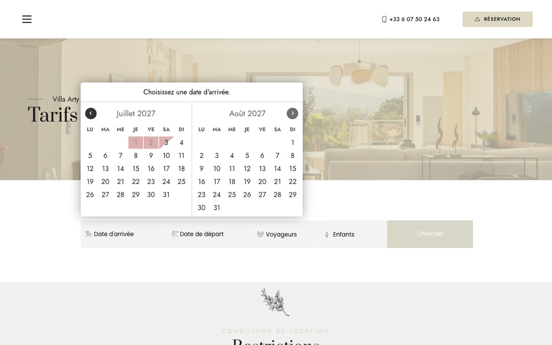 Page « Tarifs et disponibilités » du site de la Villa Arty Riviera : calendrier à deux mois ouvert sous la barre de recherche