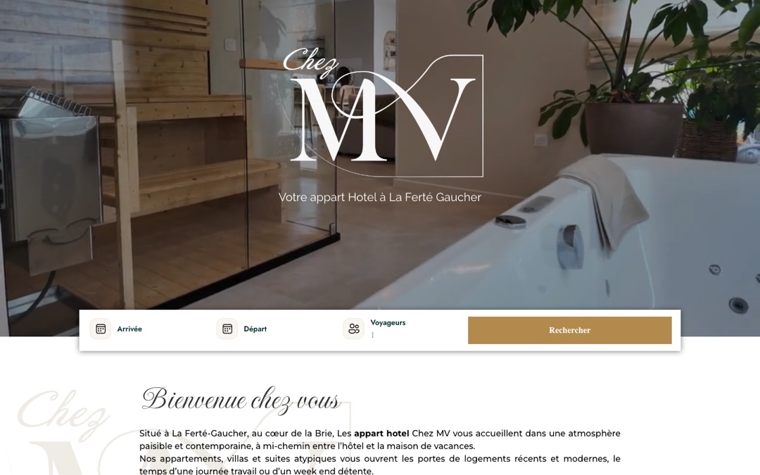 Accueil du site Chez MV, à La Ferté-Gaucher : image d’un sauna et d’une baignoire en ouverture, barre d’arrivée, de départ et de voyageurs