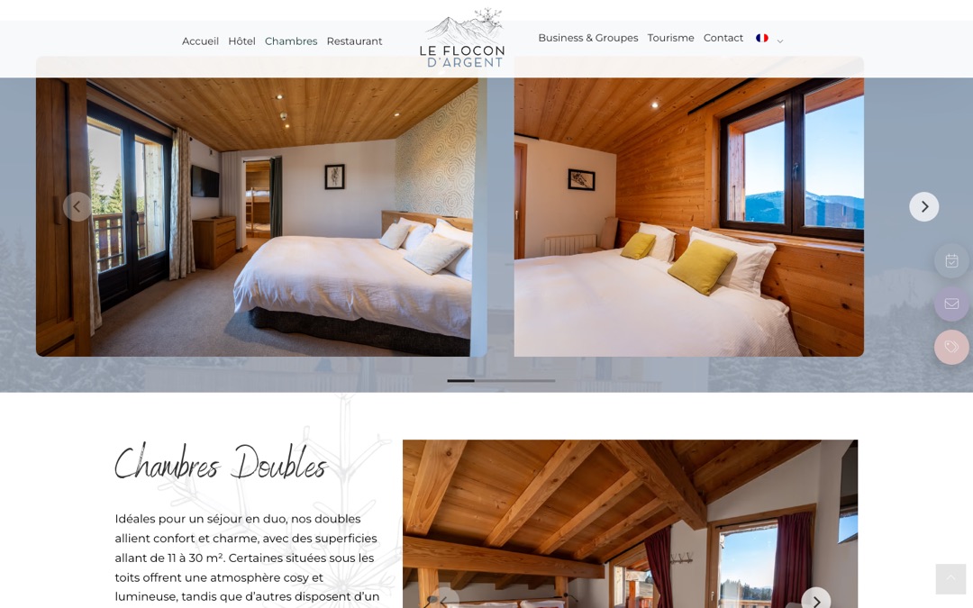 Page des chambres du site Le Flocon d’Argent : carrousel de photos de chambres en bois avec balcon et vue sur la montagne, puis rubrique « Chambres Doubles »