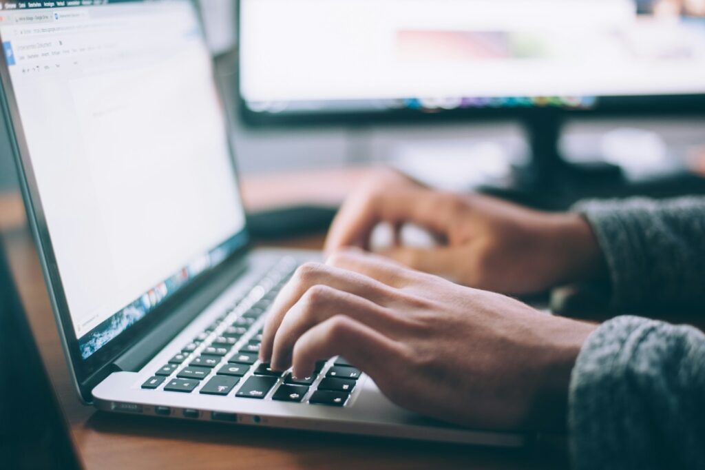 Comment Booking tire parti des marques des hôteliers grâce à Google Ads