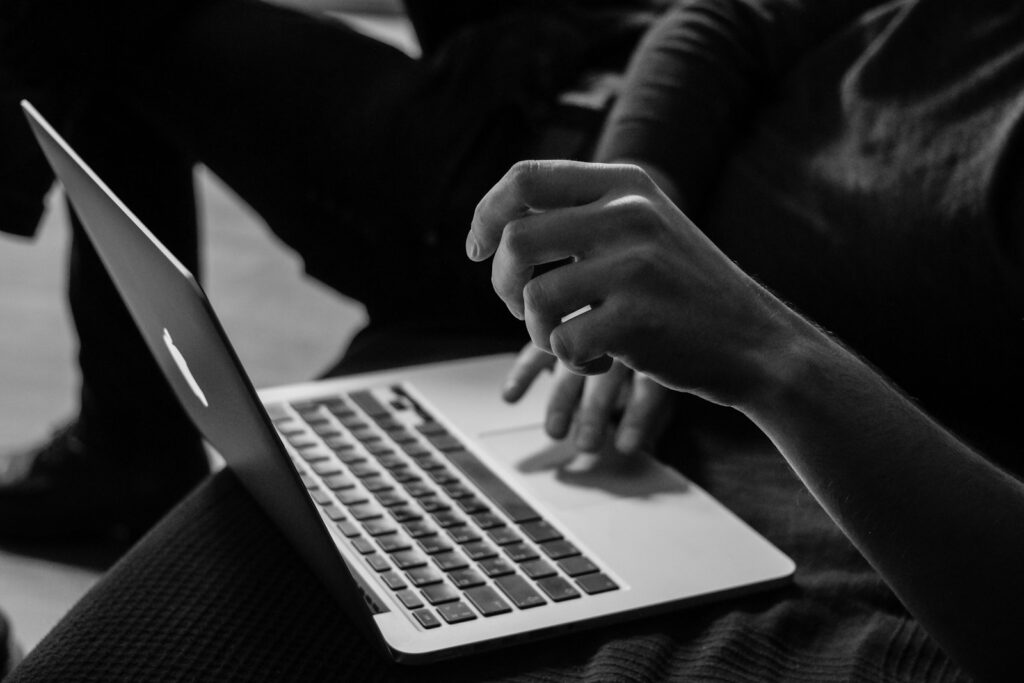 Comment une agence spécialisée hôtel comprend mieux vos enjeux business